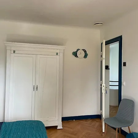 Pensión Bleue Avec Tv Bureau Balcon Labouheyre