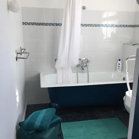 Bleue Avec Tv Bureau Balcon 4*